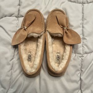 size 7 ugg slippers